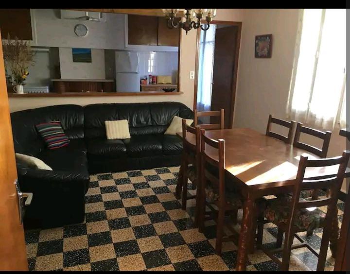 Tuchan Grand Appartement 6 Pers,Lumineux,Avec Terrasse Sud De France מראה חיצוני תמונה